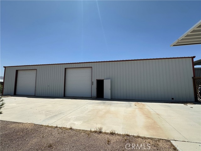 46363 Valley Center Road, Newberry Springs CA: https://media.crmls.org/medias/73659950-8d35-4e13-9db9-f4f3cb3c9e09.jpg