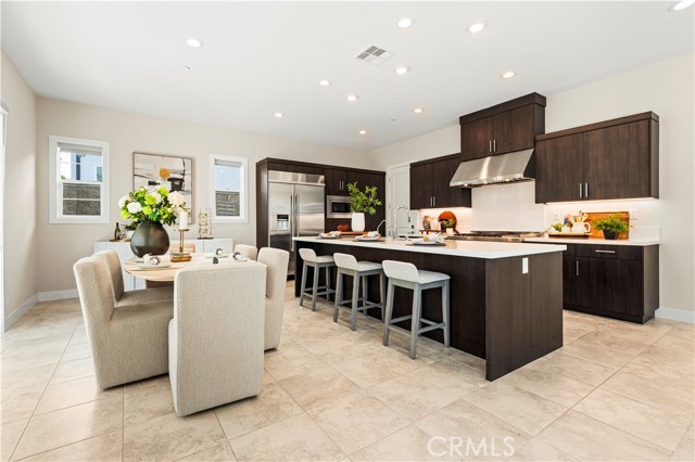 Detail Gallery Image 17 of 42 For 161 Walworth, Lake Forest,  CA 92630 - 5 Beds | 5 Baths