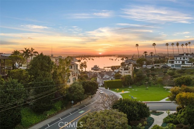 2516 Bayside Drive, Corona del Mar CA: https://media.crmls.org/medias/7366366b-8ce9-4033-87f4-90e82d16422d.jpg