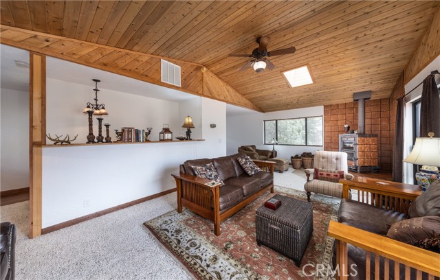 Detail Gallery Image 9 of 35 For 1772 Columbine Dr, Big Bear City,  CA 92314 - 3 Beds | 2/1 Baths