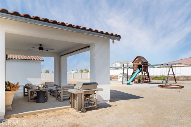 17042 Meteor Way, Riverside CA: https://media.crmls.org/medias/73685417-ccaf-4fd8-9fb9-e16b3b6768d3.jpg