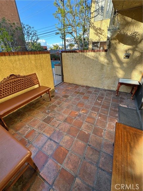 365 Burchett Street, Glendale CA: https://media.crmls.org/medias/736859e6-82d0-4c13-8905-e4f60f796042.jpg