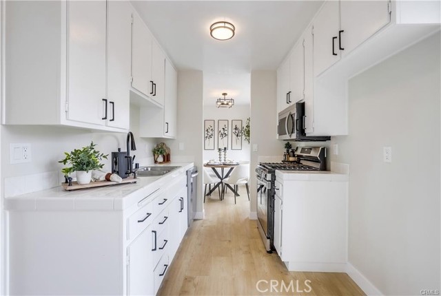 Detail Gallery Image 9 of 18 For 22701 via Castilla, Lake Forest,  CA 92630 - 2 Beds | 1 Baths