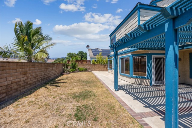 5795 Blackbird Lane, La Verne CA: https://media.crmls.org/medias/736b1cf2-4bed-43f7-a3a7-5a0b154fc637.jpg
