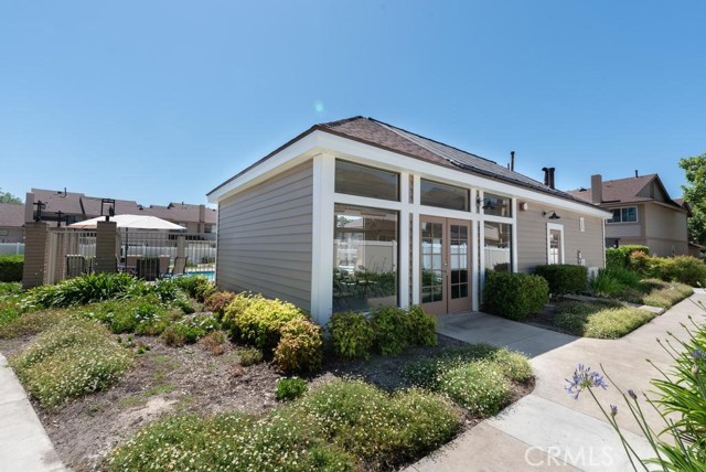 25181 Chestnutwood, Lake Forest CA: https://media.crmls.org/medias/736bd9f4-021f-4e88-81dc-7a718cd61cdf.jpg