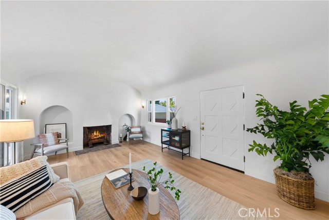 Detail Gallery Image 2 of 32 For 336 El Conejo, Ojai,  CA 93023 - 3 Beds | 2 Baths