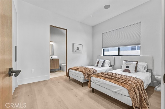 MLS #SR25260230 image #16