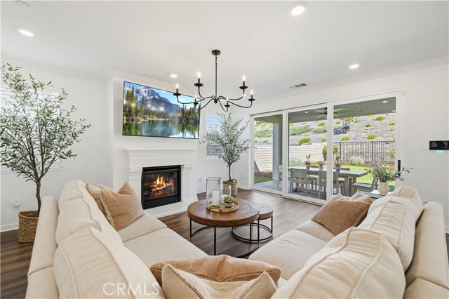 Detail Gallery Image 9 of 74 For 28445 Sunny Ridge Terrace, Castaic,  CA 91384 - 4 Beds | 3/1 Baths