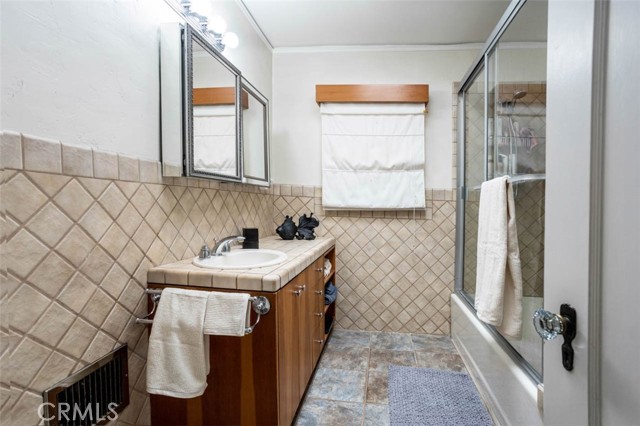 989 Coronado Drive, Glendale CA: https://media.crmls.org/medias/736cdd03-241d-4a1f-b2a6-bff93faa9d38.jpg