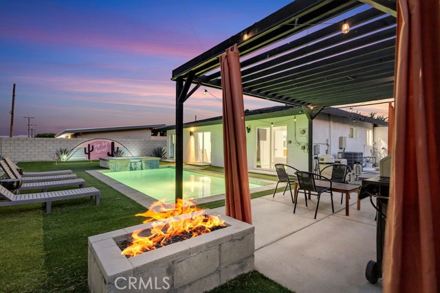 414 W Avenida Cerca, Palm Springs, CA 92262