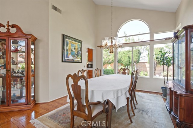 9221 Belcaro Drive, Huntington Beach CA: https://media.crmls.org/medias/736d8691-d13d-4c37-b755-f5e41ce72b38.jpg