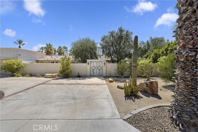 41520 Rancho Manana Lane, Rancho Mirage CA: https://media.crmls.org/medias/736de5bb-6bb5-49ab-8ebe-a5970287a617.jpg