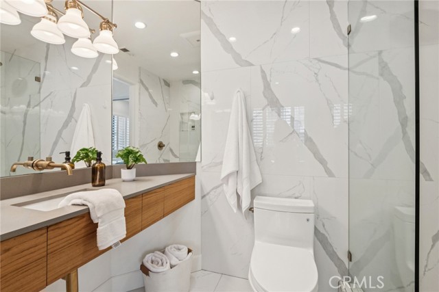 Detail Gallery Image 15 of 25 For 750 S Bundy Dr #304,  Los Angeles,  CA 90049 - 2 Beds | 2/1 Baths