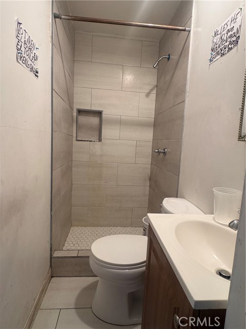 27245 Langside Avenue, Canyon Country CA: https://media.crmls.org/medias/736ea638-a95a-48d2-9c85-35625d8d9f74.jpg