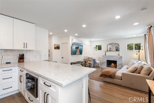 1320 Bush Street, San Diego CA: https://media.crmls.org/medias/736ebe1e-c265-4248-b6d2-08339413e412.jpg