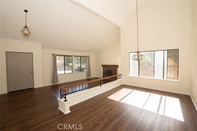 Detail Gallery Image 4 of 17 For 2607 Rochelle Pl, Simi Valley,  CA 93063 - 3 Beds | 2 Baths