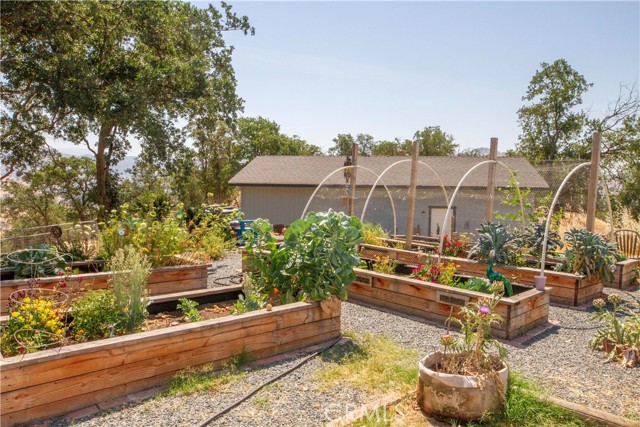 35032 George Smith Road, Squaw Valley CA: https://media.crmls.org/medias/736feeb5-090e-40e8-ac51-e04284a2af85.jpg