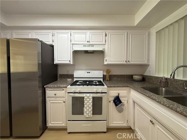 11839 Burbank BLVD Unit: 3