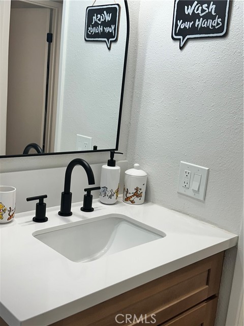 1748 Amigo Drive, Hemet CA: https://media.crmls.org/medias/73731436-8537-477e-ba35-d36c9b07472b.jpg