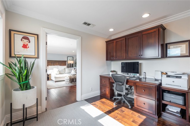 5433 Castle Knoll Road, La Canada Flintridge CA: https://media.crmls.org/medias/73731709-4510-4e3f-8e8a-1aacc26efab4.jpg