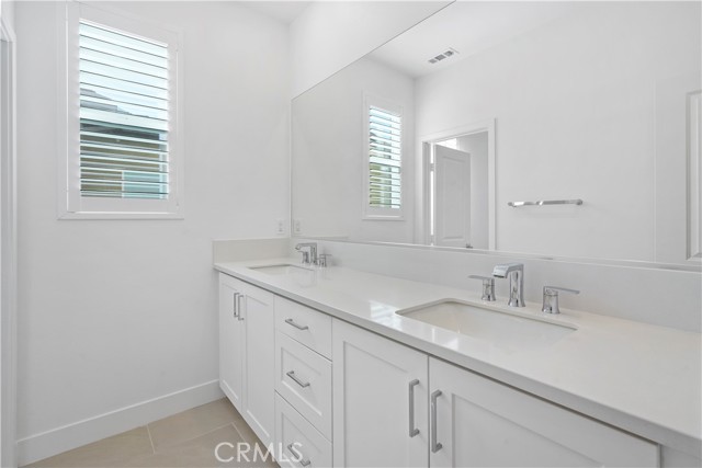 Detail Gallery Image 15 of 28 For 27321 Great Divide Lane, Valencia,  CA 91381 - 4 Beds | 2 Baths