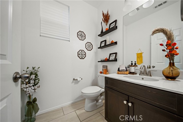 Detail Gallery Image 13 of 34 For 37403 Butternut Ln, Palmdale,  CA 93551 - 4 Beds | 2/1 Baths