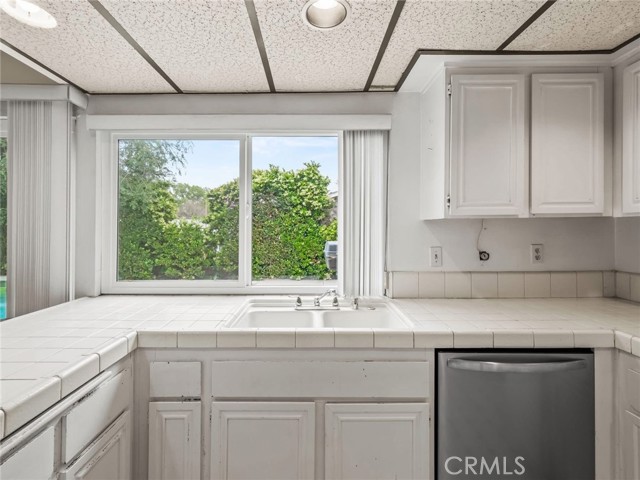 25582 Old Course Way, Valencia CA: https://media.crmls.org/medias/7374aae7-1d75-4c54-8f9e-c108be83c680.jpg