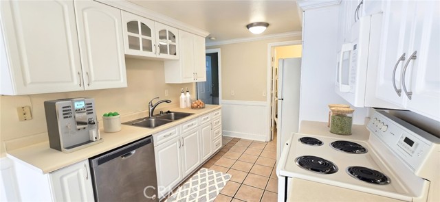 Detail Gallery Image 3 of 21 For 623 Church Pl #3,  Redlands,  CA 92374 - 3 Beds | 2/1 Baths
