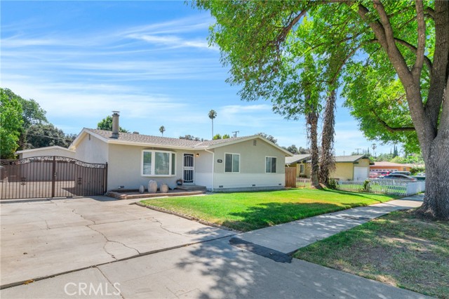 5796 Mountain View Avenue, Riverside CA: https://media.crmls.org/medias/73773beb-edaa-4ca7-884d-111c501be3e3.jpg