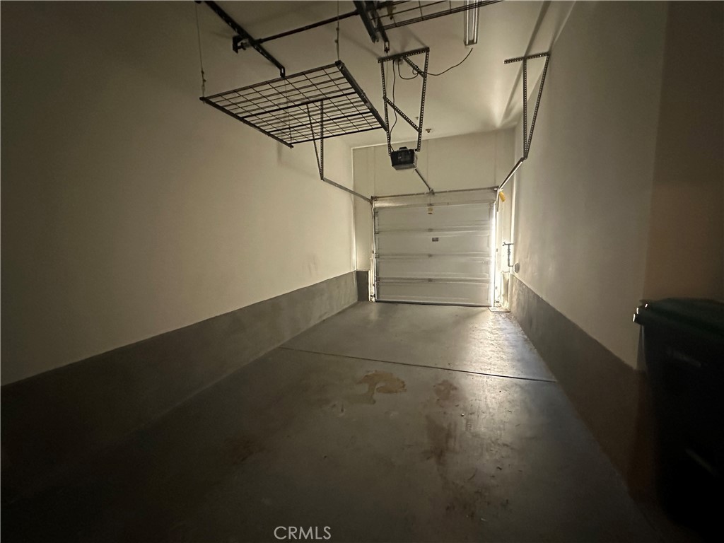 https://media.crmls.org/medias/7377b3e3-4349-4b38-b3fd-3aaab1e3c73a.jpg?preset=X-Large