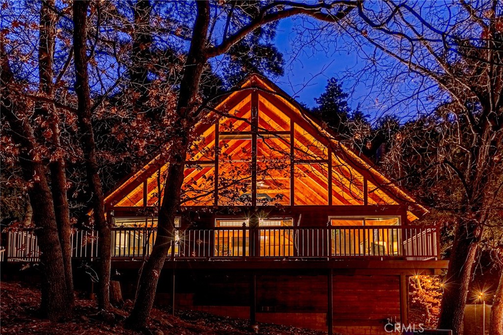 https://media.crmls.org/medias/7377ccce-4996-4e2a-bea8-c3224fcaf19f.jpg?preset=X-Large
