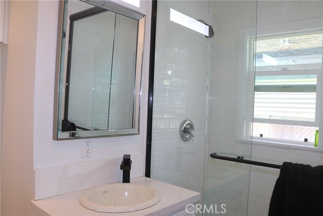 Detail Gallery Image 10 of 19 For 6454 Baird, Reseda,  CA 91335 - 4 Beds | 2/1 Baths