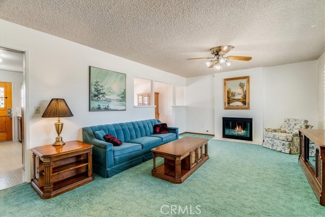 516 E Creston Street, Santa Maria CA: https://media.crmls.org/medias/73794648-87ef-4f1e-834f-45469a376b83.jpg