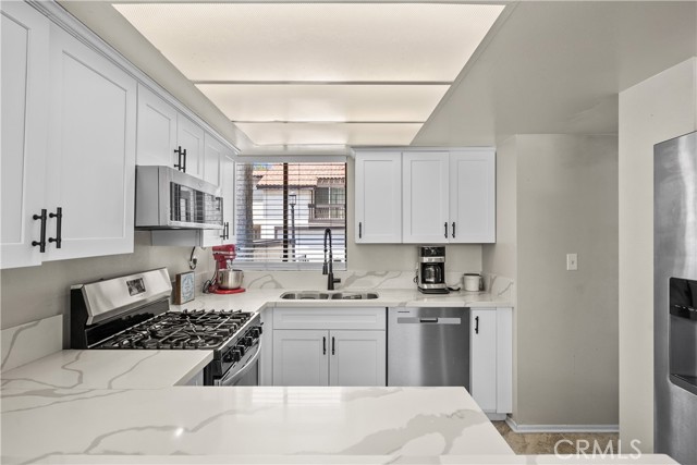 20931 Judah Lane, Newhall CA: https://media.crmls.org/medias/7379de25-6d3d-4b19-a65f-24cc19a69f4d.jpg