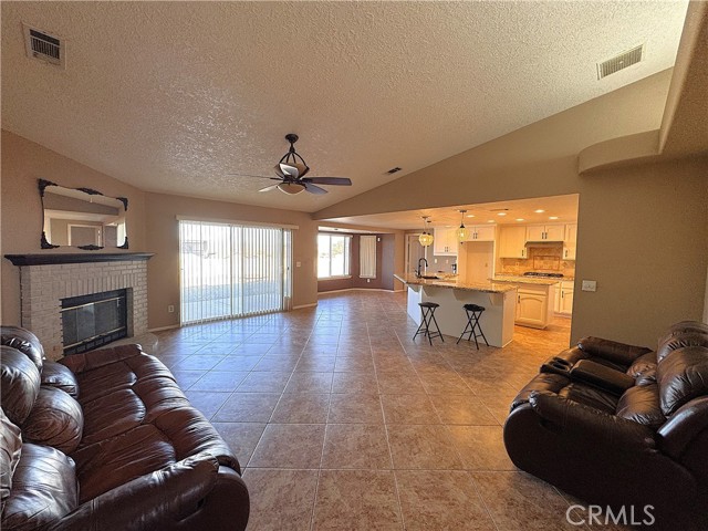 Detail Gallery Image 9 of 32 For 28180 Cochise Ave, Barstow,  CA 92311 - 3 Beds | 2 Baths