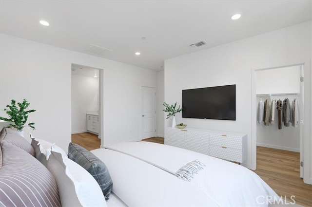 Detail Gallery Image 15 of 47 For 27323 Seven Oaks Ln, Valencia,  CA 91381 - 3 Beds | 3/1 Baths