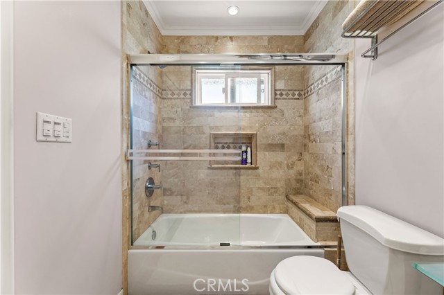 4811 Heaven Avenue, Woodland Hills CA: https://media.crmls.org/medias/737c2d12-f604-4f22-8245-3c9ec47c22cb.jpg