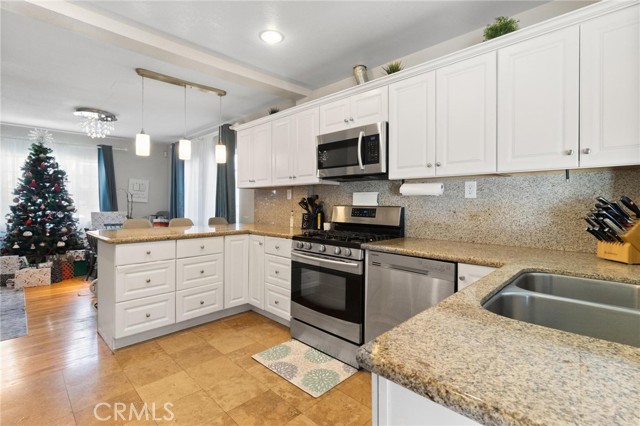 Detail Gallery Image 11 of 19 For 1205 Manzanita, Manhattan Beach,  CA 90266 - 3 Beds | 1/1 Baths