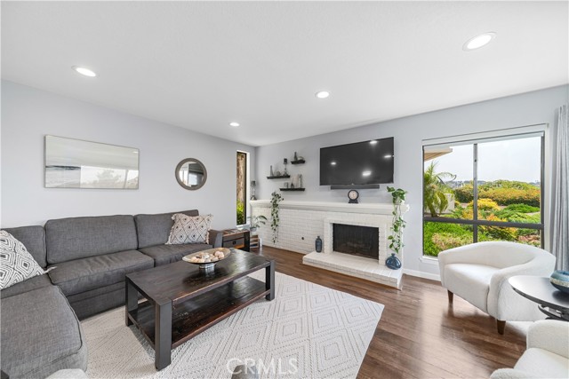 Detail Gallery Image 5 of 43 For 27762 Arta #2,  Mission Viejo,  CA 92692 - 2 Beds | 2 Baths