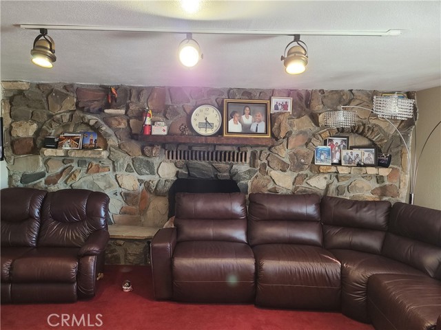 Detail Gallery Image 27 of 34 For 11685 Holmes, Jurupa Valley,  CA 91752 - 5 Beds | 2/1 Baths