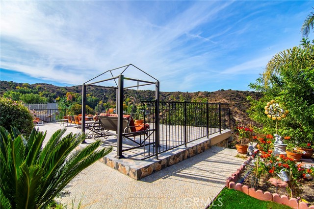 Detail Gallery Image 57 of 61 For 19849 Greenbriar Dr, Tarzana,  CA 91356 - 6 Beds | 4 Baths