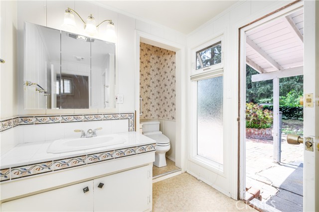 Detail Gallery Image 27 of 72 For 8525 Louise Ave, –,  CA 91325 - 6 Beds | 4/1 Baths