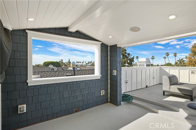 Detail Gallery Image 38 of 42 For 708 Heliotrope, Corona Del Mar,  CA 92625 - 3 Beds | 3 Baths