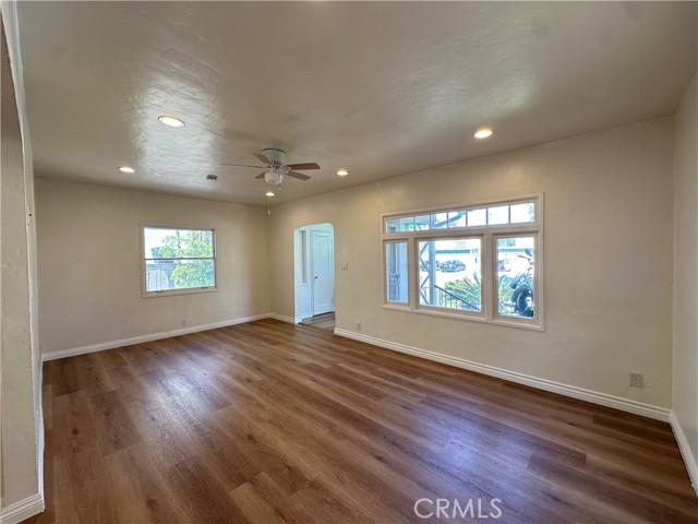 408 8th Street, Huntington Beach CA: https://media.crmls.org/medias/737f5243-d4c3-47f6-a4a4-24476a26be37.jpg