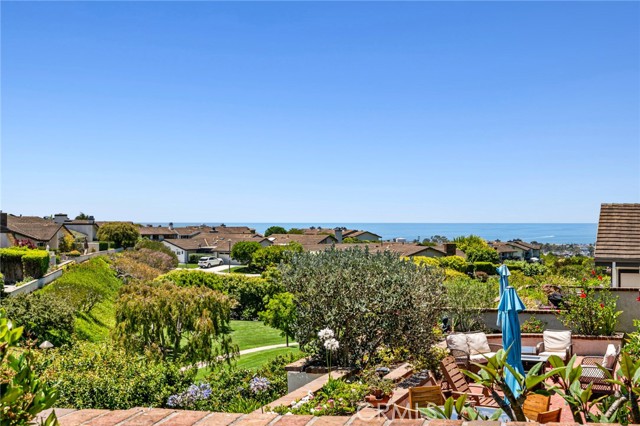 Detail Gallery Image 3 of 37 For 15 Skysail Dr, Corona Del Mar,  CA 92625 - 2 Beds | 2 Baths