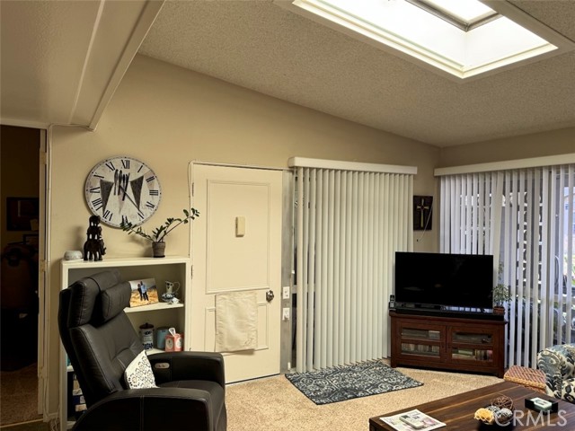 1664 Thunderbird Drive, Seal Beach CA: https://media.crmls.org/medias/7380c1a2-129a-4d55-b328-67e7a796e649.jpg