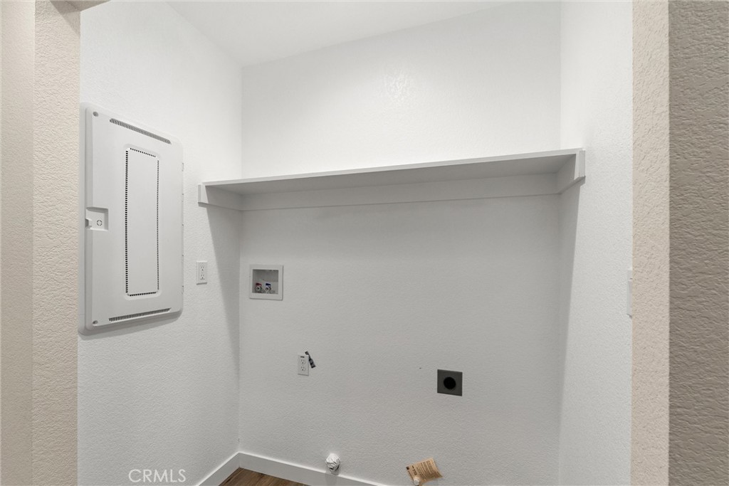 https://media.crmls.org/medias/7381281e-6c49-4a9c-95ab-a8b88321ac27.jpg?preset=X-Large