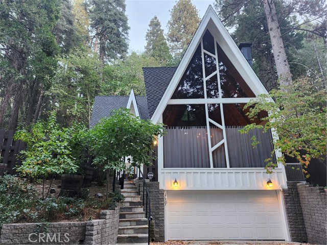 Detail Gallery Image 1 of 12 For 27907 Rainbow Dr, Lake Arrowhead,  CA 92352 - 2 Beds | 2 Baths