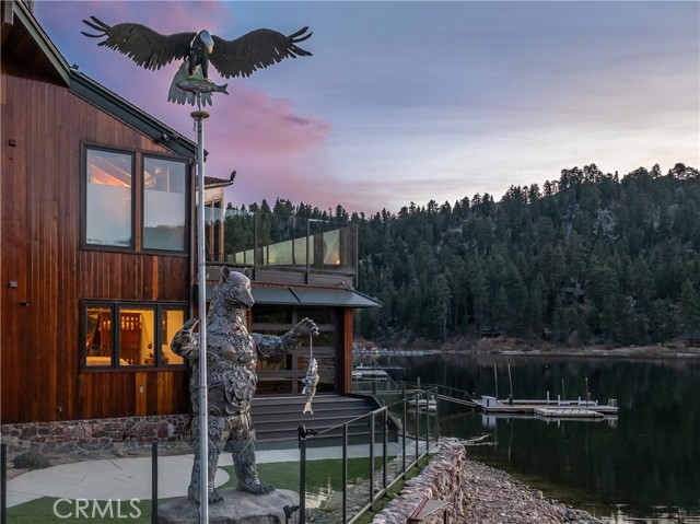 Detail Gallery Image 3 of 33 For 655 Cove Dr, Big Bear Lake,  CA 92315 - 6 Beds | 5/2 Baths