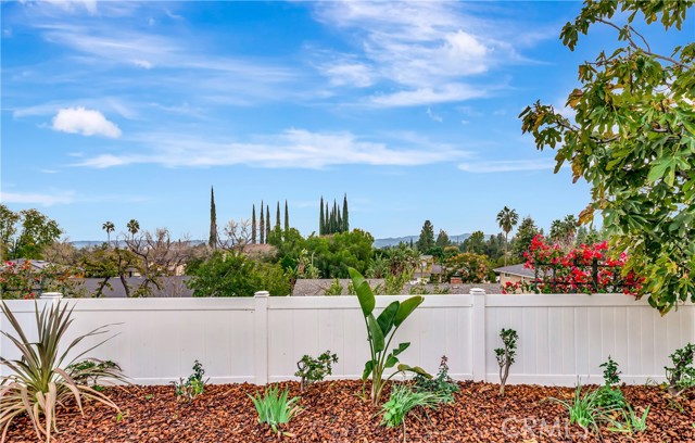 Detail Gallery Image 3 of 39 For 23248 Community St, West Hills,  CA 91304 - 4 Beds | 3 Baths